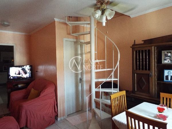 Casa à venda com 2 quartos, 89m², 2 vagas, Rua Alcebiades Ribeiro no bairro Hípica em Porto Alegre