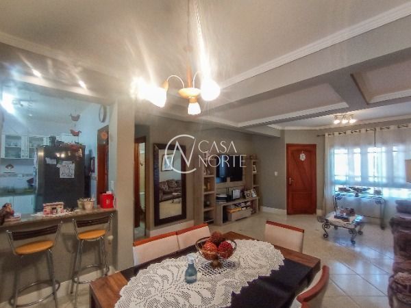 Casa de Condomínio à venda com 3 quartos, 201m², 1 suíte, 2 vagas, Avenida Juca Batista no bairro Cavalhada em Porto Alegre