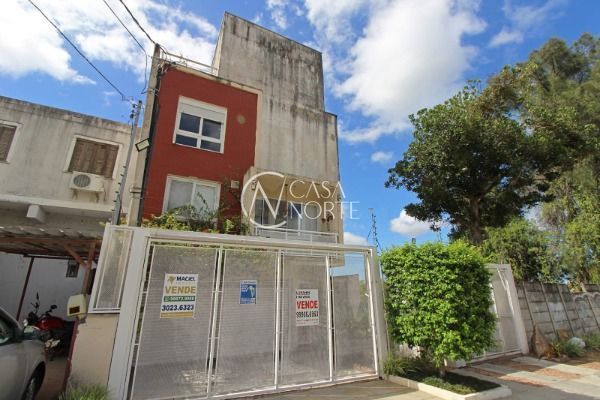 Casa de Condomínio à venda com 2 quartos, 150m², 2 suítes, 4 vagas, Rua Dea Coufal no bairro Ipanema em Porto Alegre