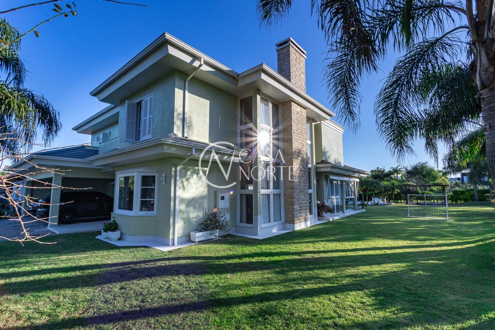 Casa de Condomínio à venda com 4 quartos, 412m², 4 suítes, 3 vagas, Avenida Juca Batista no bairro Chapéu do Sol em Porto Alegre