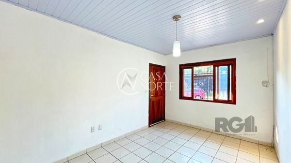 Casa à venda com 2 quartos, 120m², 2 vagas, Rua Capitao Pedroso no bairro Restinga em Porto Alegre