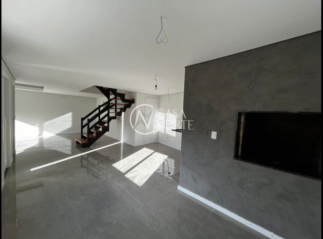 Casa de Condomínio à venda com 3 quartos, 240m², 1 suíte, 2 vagas, Rua Manuele Cristiane Gonçalves no bairro Vila Nova em Porto Alegre