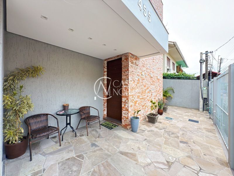 Casa à venda com 4 quartos, 206m², 2 suítes, 2 vagas, Rua Victor Silva no bairro Tristeza em Porto Alegre