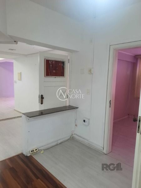 Sala Comercial à venda , 82m², Rua General Andrade Neves no bairro Centro Histórico em Porto Alegre