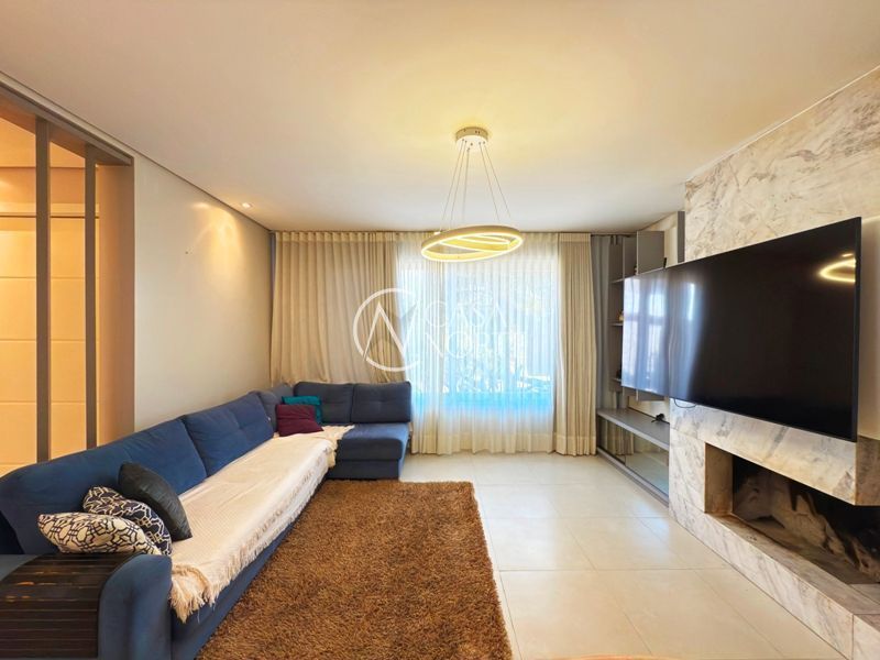 Casa de Condomínio à venda com 3 quartos, 168m², 3 suítes, 3 vagas, Rua Jacundá no bairro Guarujá em Porto Alegre