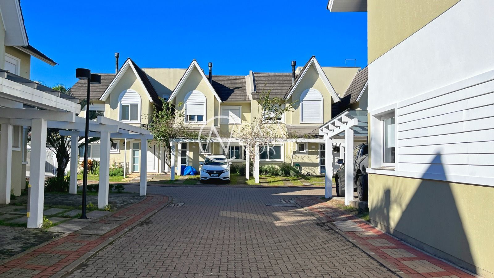 Casa de Condomínio à venda com 3 quartos, 128m², 1 suíte, 2 vagas, Rua Carlos Eduardo de Sá no bairro Hípica em Porto Alegre