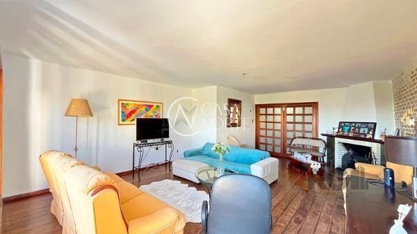 Casa à venda com 4 quartos, 536m², 1 suíte, 5 vagas, Rua General Rondon no bairro Tristeza em Porto Alegre