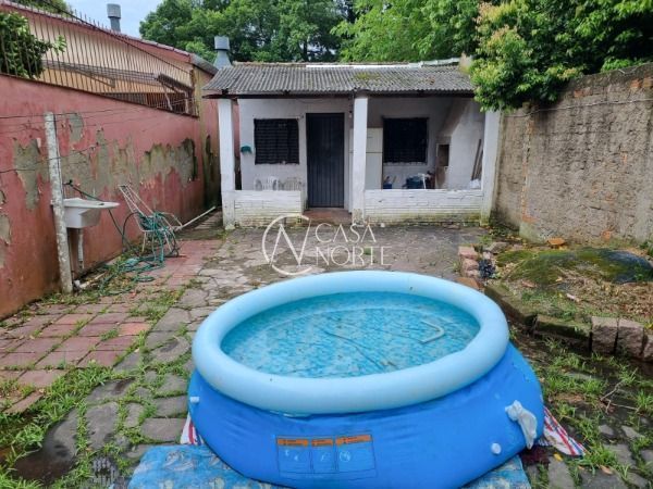 Casa à venda , 180m², Avenida Orleaes no bairro Guarujá em Porto Alegre