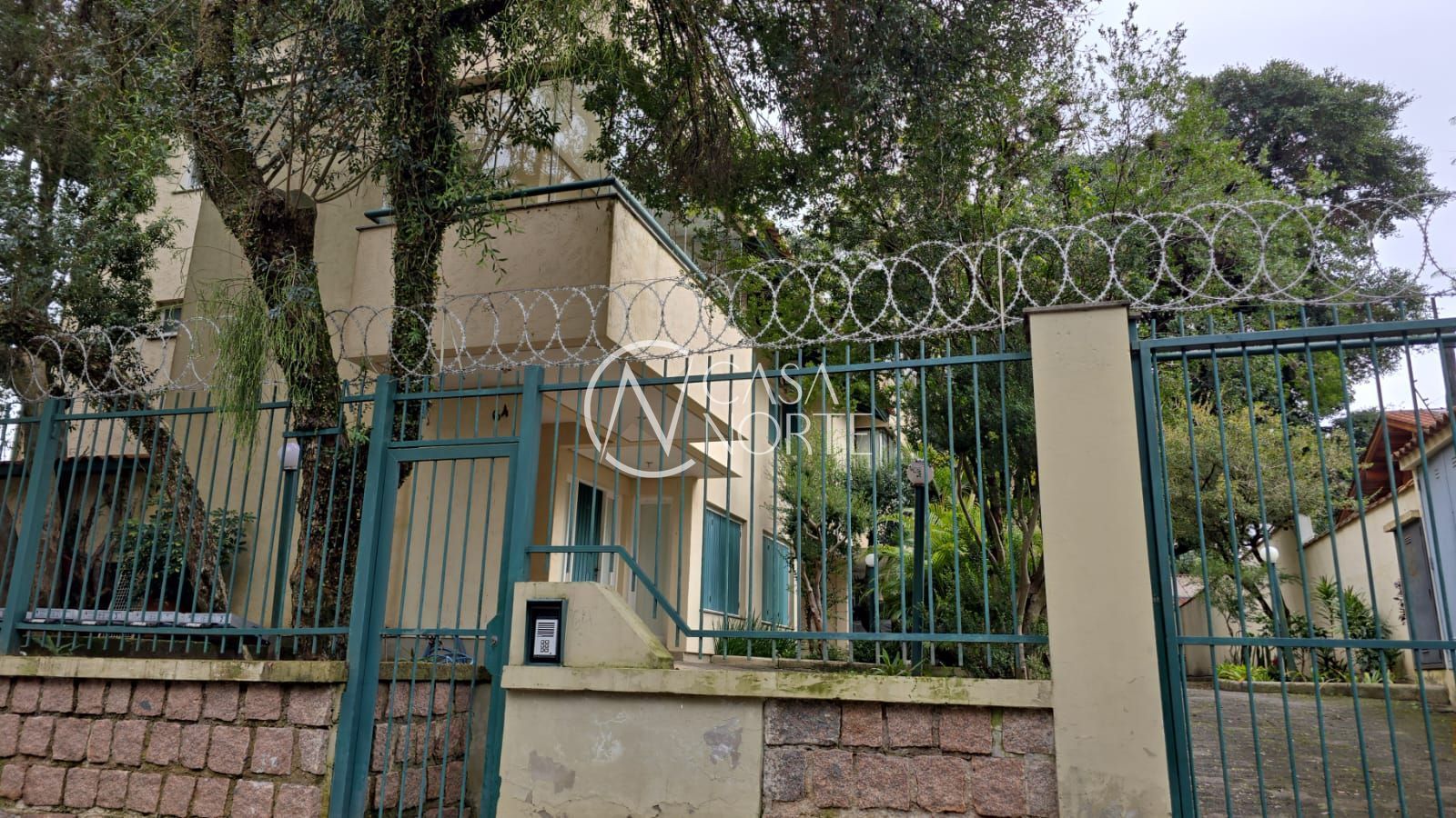 Casa de Condomínio à venda com 3 quartos, 339m², 2 suítes, 2 vagas, Rua Gávea no bairro Ipanema em Porto Alegre