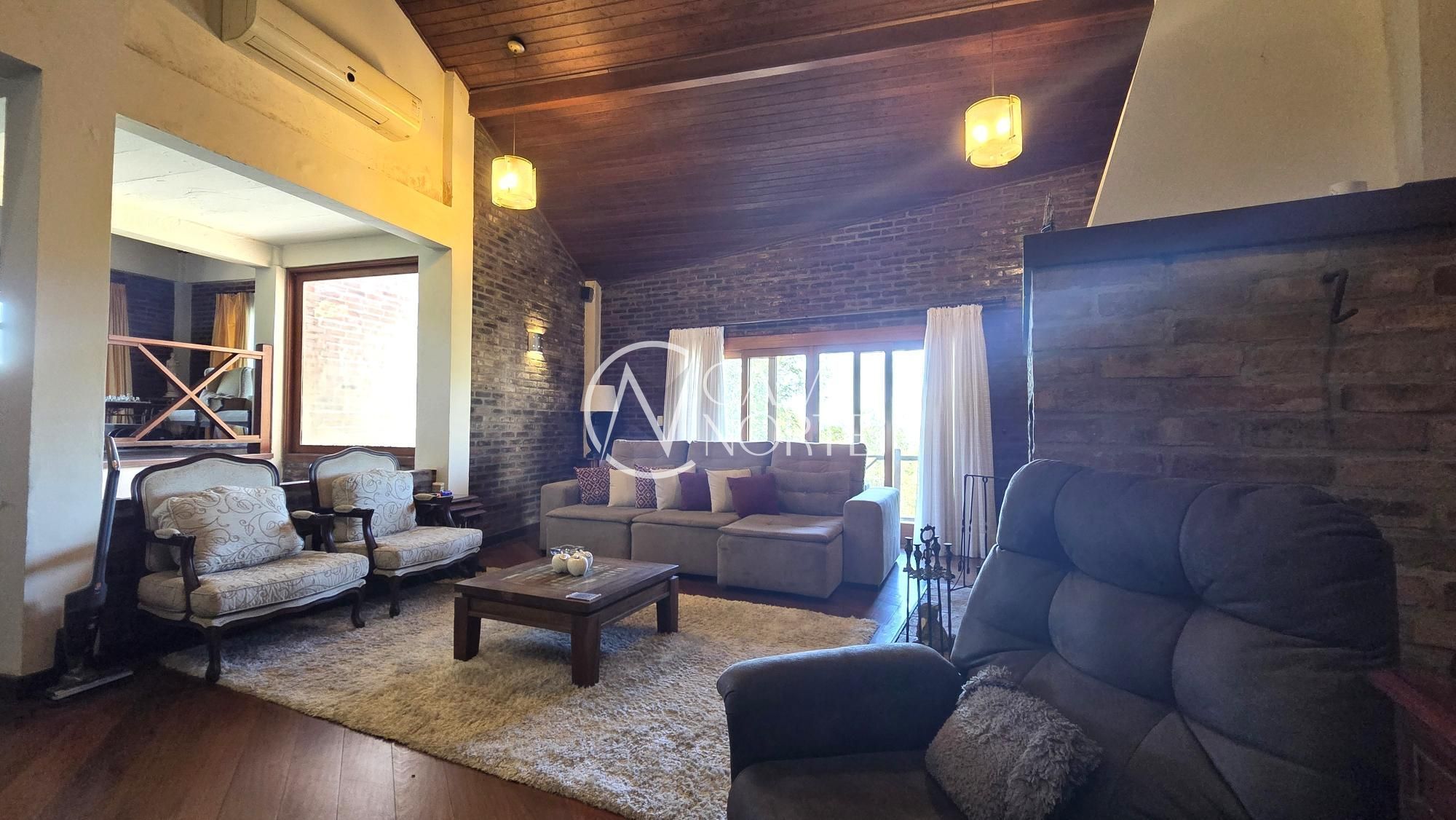 Casa à venda com 4 quartos, 499m², 2 suítes, 3 vagas, Rua Professor Padre Gomes no bairro Sétimo Céu em Porto Alegre