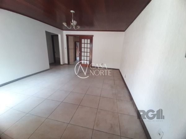 Casa à venda com 3 quartos, 130m², 1 suíte, 2 vagas, Avenida Vereador Roberto Landell de Moura no bairro Campo Novo em Porto Alegre