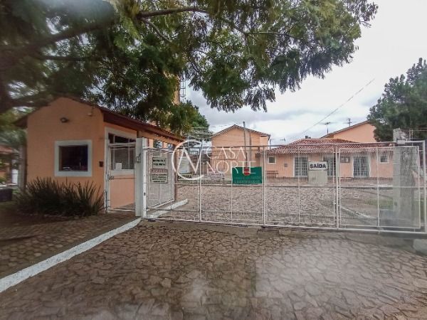 Casa de Condomínio à venda com 2 quartos, 78m², 1 vaga, Avenida Edgar Pires de Castro no bairro Hípica em Porto Alegre