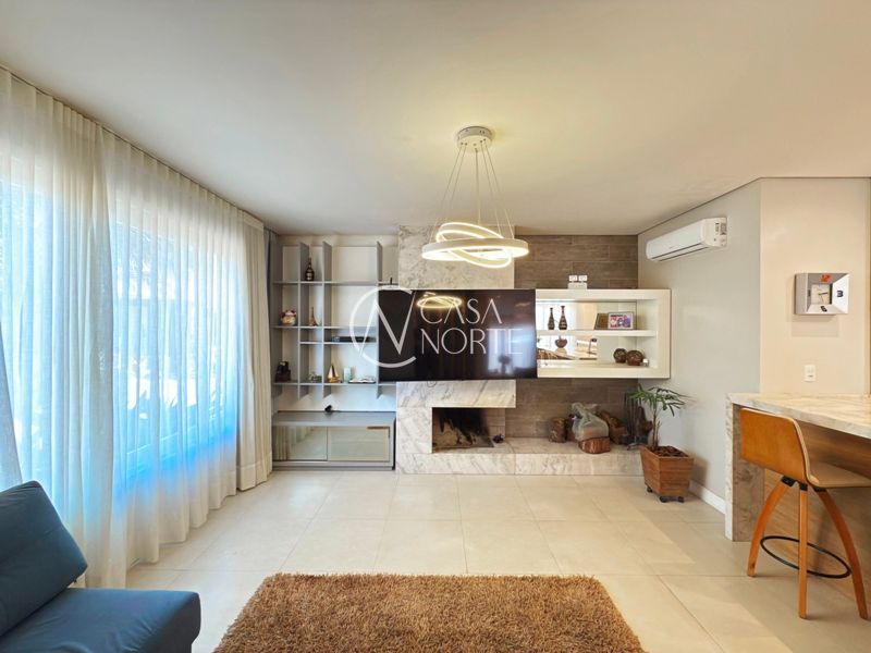 Casa de Condomínio à venda com 3 quartos, 168m², 3 suítes, 3 vagas, Rua Jacundá no bairro Guarujá em Porto Alegre