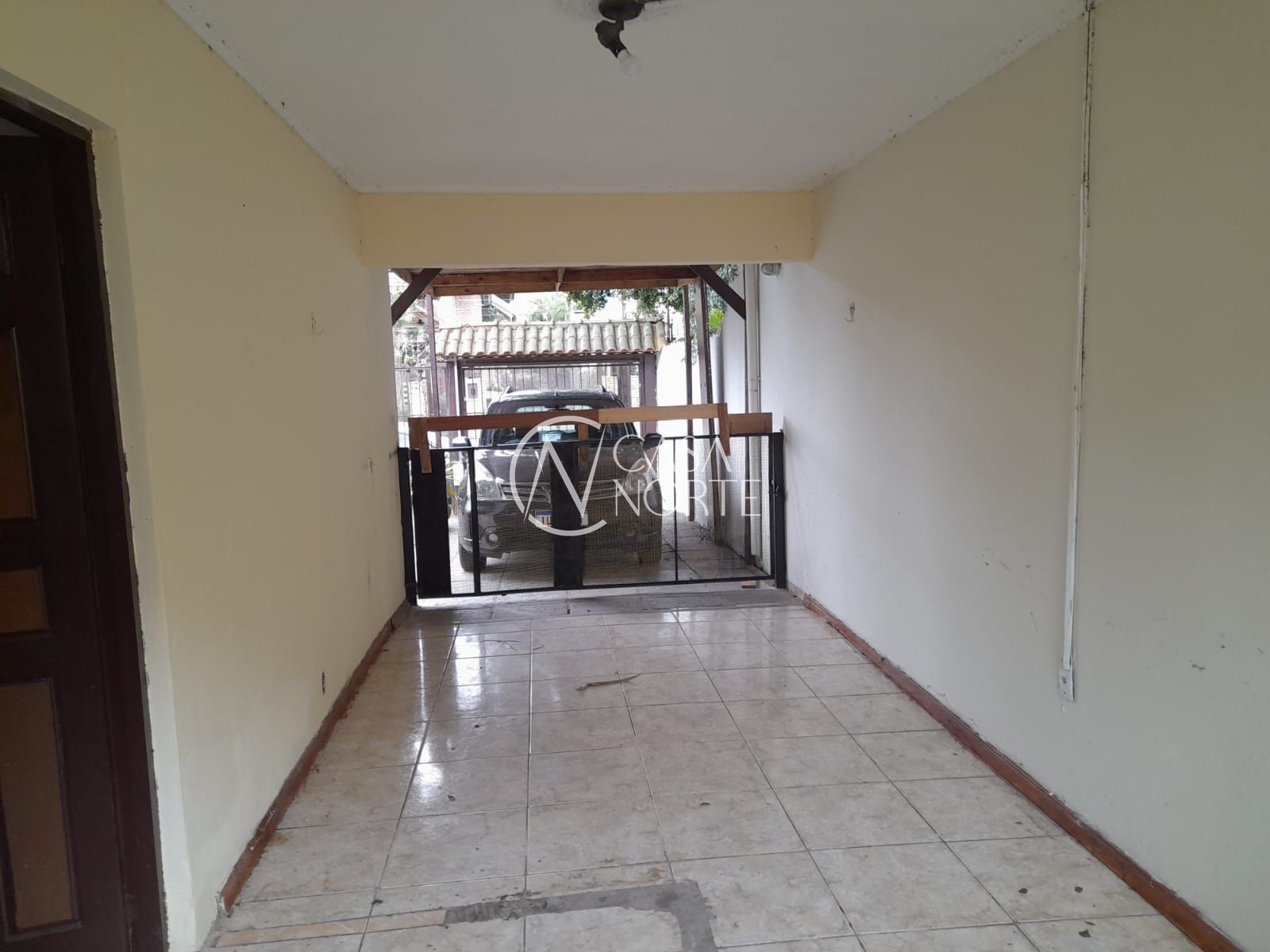 Casa à venda com 3 quartos, 184m², 1 suíte, 2 vagas, Rua das Laranjeiras no bairro Ipanema em Porto Alegre