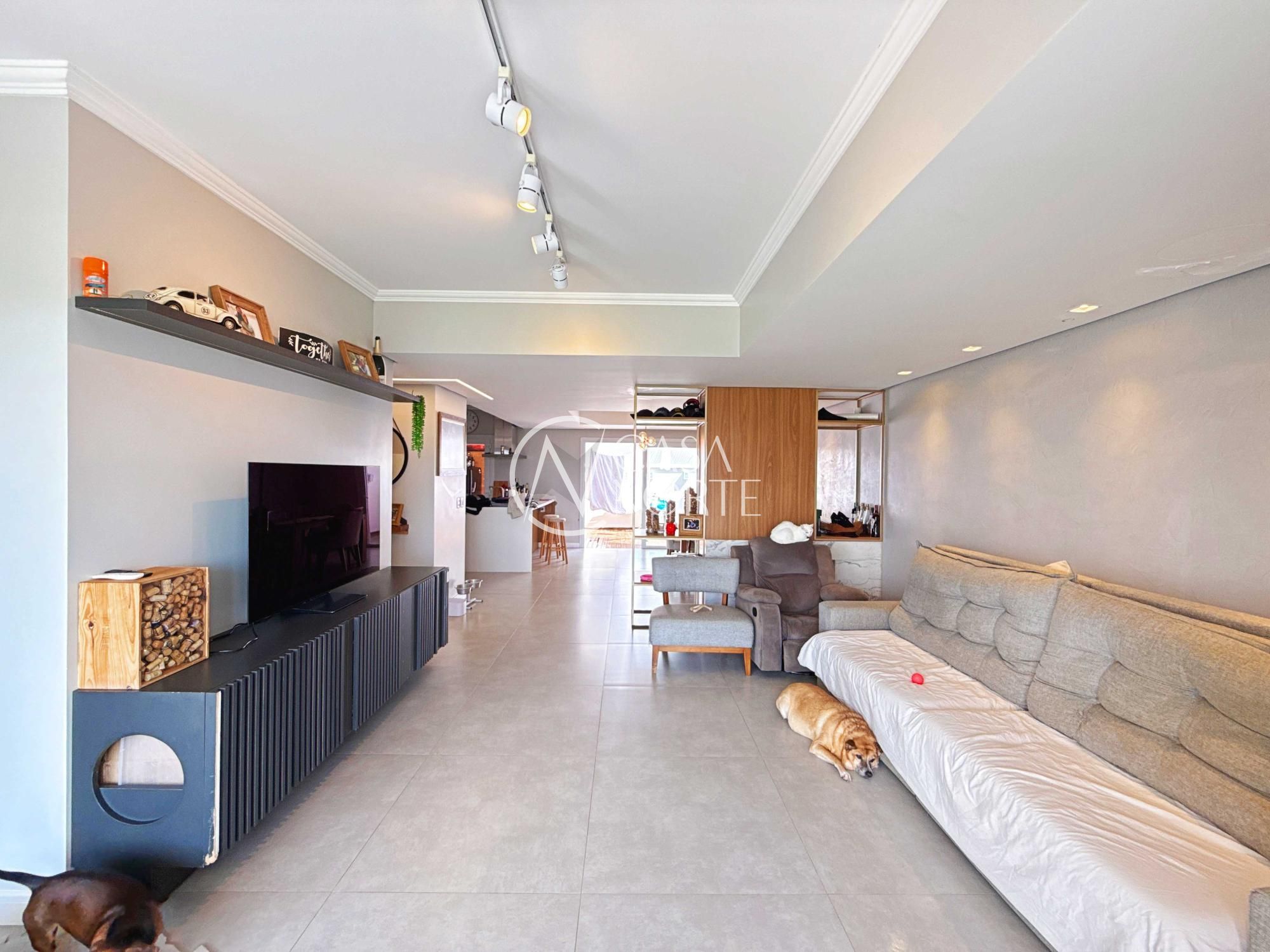 Sobrado à venda com 3 quartos, 1 suíte, 4 vagas, Rua Professor Othon Santos Silva no bairro Aberta dos Morros em Porto Alegre