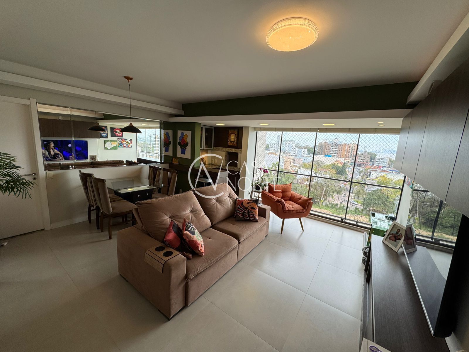 Casa de Condomínio à venda com 3 quartos, 229m², 1 suíte, 2 vagas, Rua Landel de Moura no bairro Tristeza em Porto Alegre