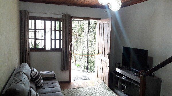 Casa à venda com 2 quartos, 90m², 1 suíte, Beco Pedro Rodrigues Bittencourt no bairro Vila Nova em Porto Alegre