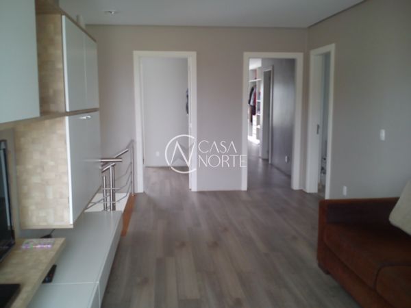 Casa à venda com 3 quartos, 269m², 2 suítes, 4 vagas, Avenida Juca Batista no bairro Belém Novo em Porto Alegre