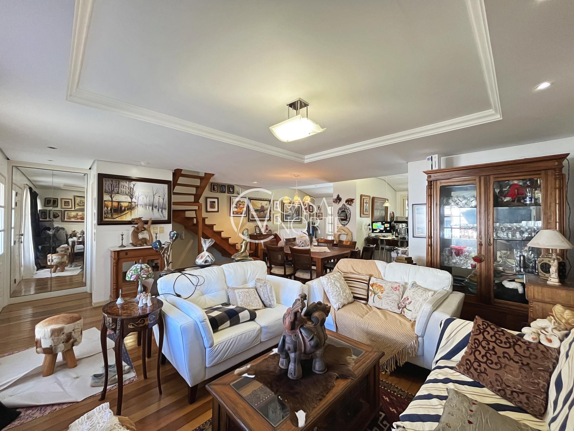 Casa de Condomínio à venda com 3 quartos, 208m², 1 suíte, 4 vagas, Rua Adriano Pereira da Silva no bairro Vila Nova em Porto Alegre