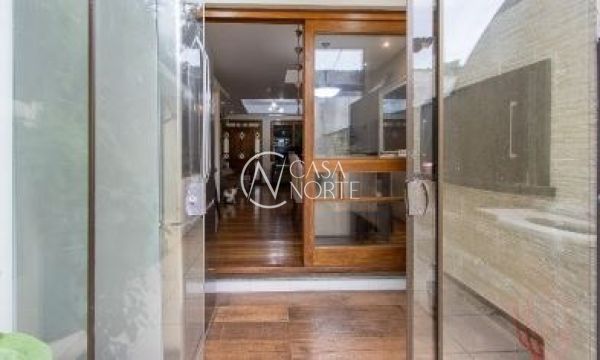 Casa à venda com 3 quartos, 181m², 1 suíte, 2 vagas, Rua Engenheiro Coelho Parreira no bairro Ipanema em Porto Alegre