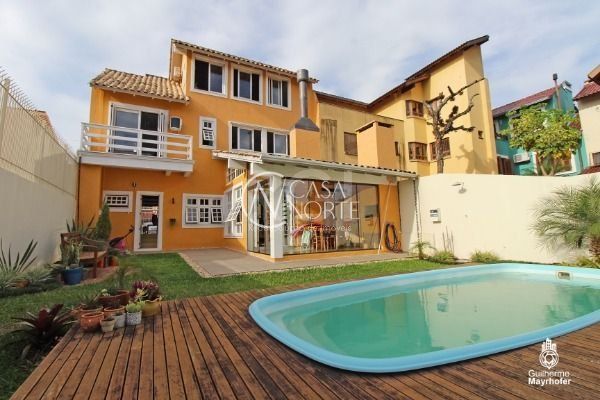 Casa à venda com 3 quartos, 208m², 1 suíte, 2 vagas, Rua Josue Guimaraes no bairro Espírito Santo em Porto Alegre