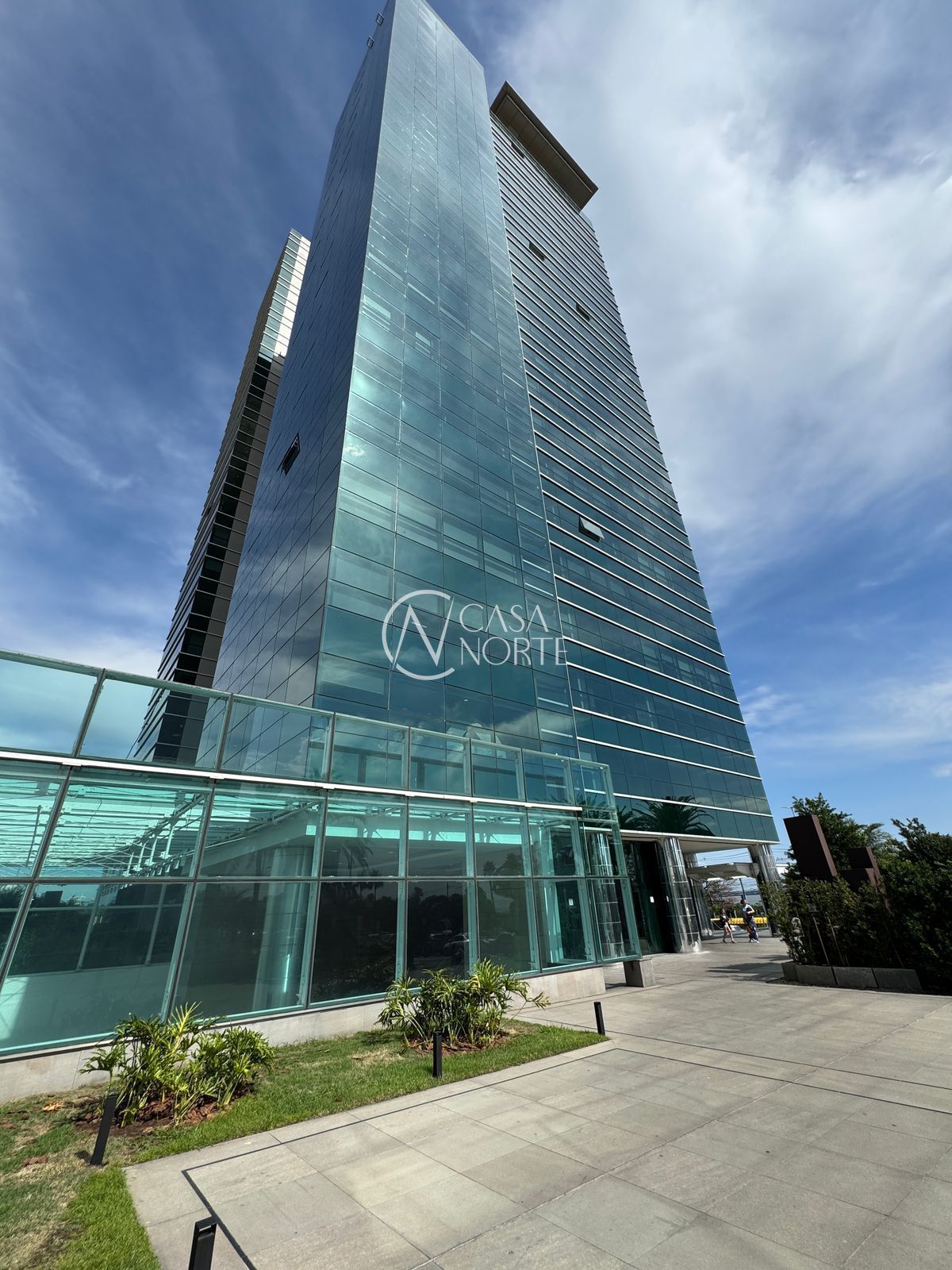 Sala Comercial à venda com 2 quartos, 43m², 1 vaga, Avenida Diário de Notícias no bairro Cristal em Porto Alegre