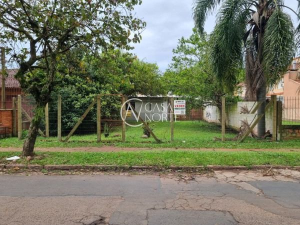 Casa à venda , 180m², Avenida Orleaes no bairro Guarujá em Porto Alegre