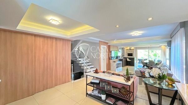 Casa à venda com 3 quartos, 248m², 1 suíte, 2 vagas, Avenida Edgar Pires de Castro no bairro Aberta dos Morros em Porto Alegre