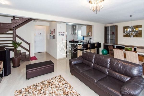 Casa de Condomínio à venda com 4 quartos, 150m², 2 suítes, 2 vagas, Rua Tocantins no bairro Lomba do Pinheiro em Porto Alegre