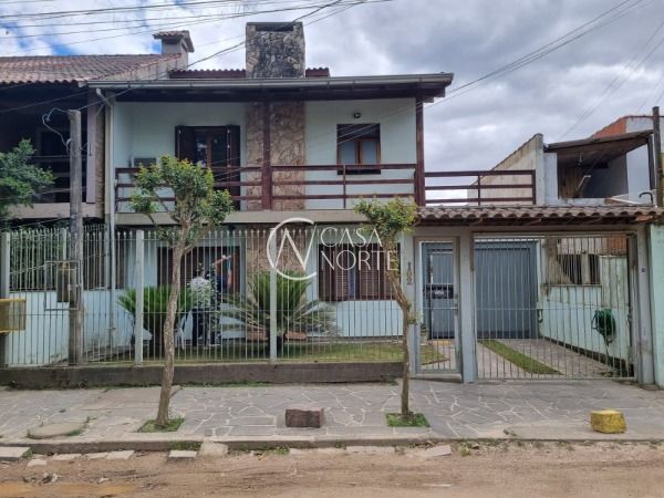 Sobrado à venda com 4 quartos, 262m², 1 suíte, 4 vagas, Rua Túnel Verde no bairro Ponta Grossa em Porto Alegre