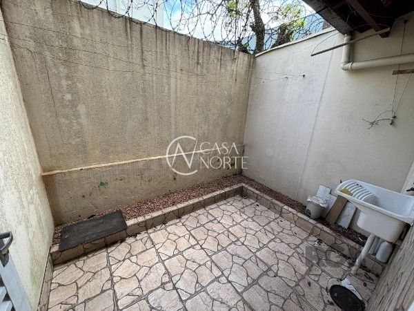 Casa de Condomínio à venda com 3 quartos, 60m², 1 vaga, Avenida Monte Cristo no bairro Vila Nova em Porto Alegre