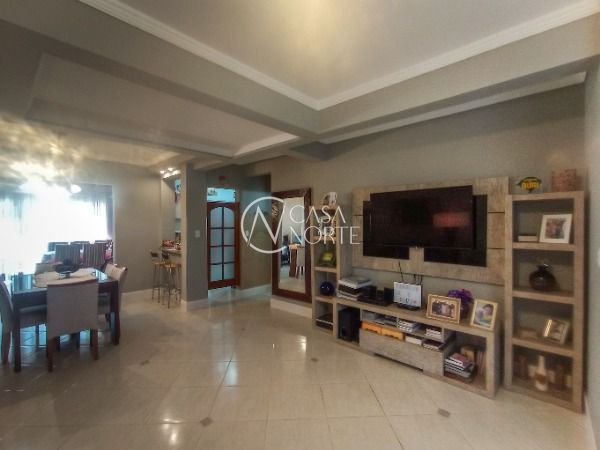 Casa de Condomínio à venda com 3 quartos, 201m², 1 suíte, 2 vagas, Avenida Juca Batista no bairro Cavalhada em Porto Alegre