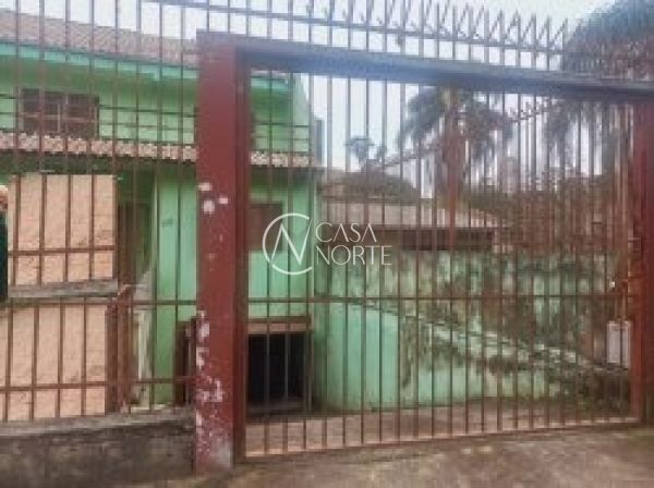 Sobrado à venda com 5 quartos, 340m², 4 vagas, Rua Intendente Alfredo Azevedo no bairro Glória em Porto Alegre