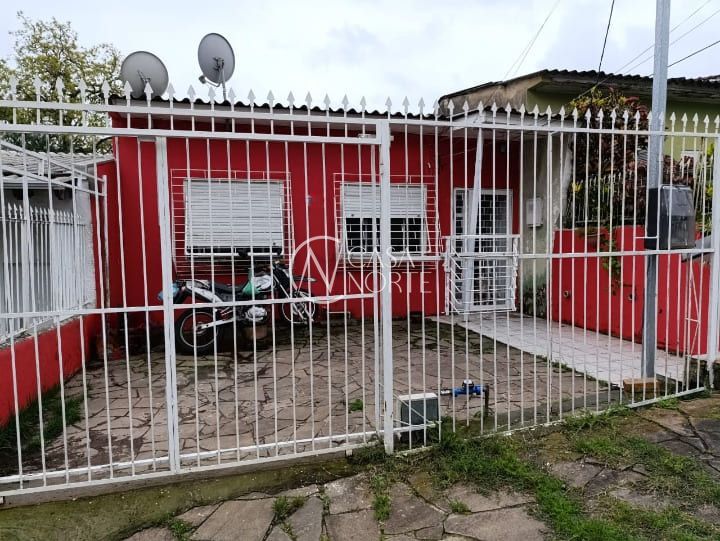 Casa à venda com 3 quartos, 100m², 2 vagas, Rua Querubim Costa no bairro Coronel Aparício Borges em Porto Alegre