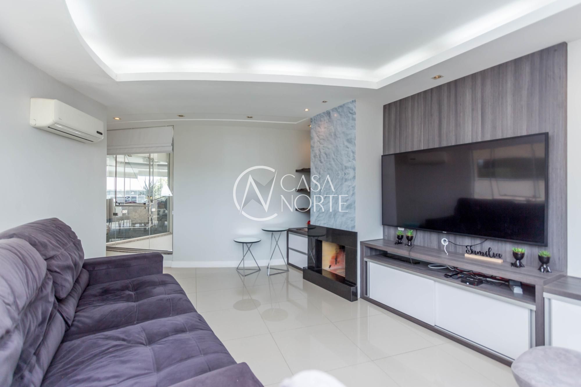 Casa à venda com 3 quartos, 420m², 2 suítes, 4 vagas, Rua Delfino Riet no bairro Santo Antônio em Porto Alegre