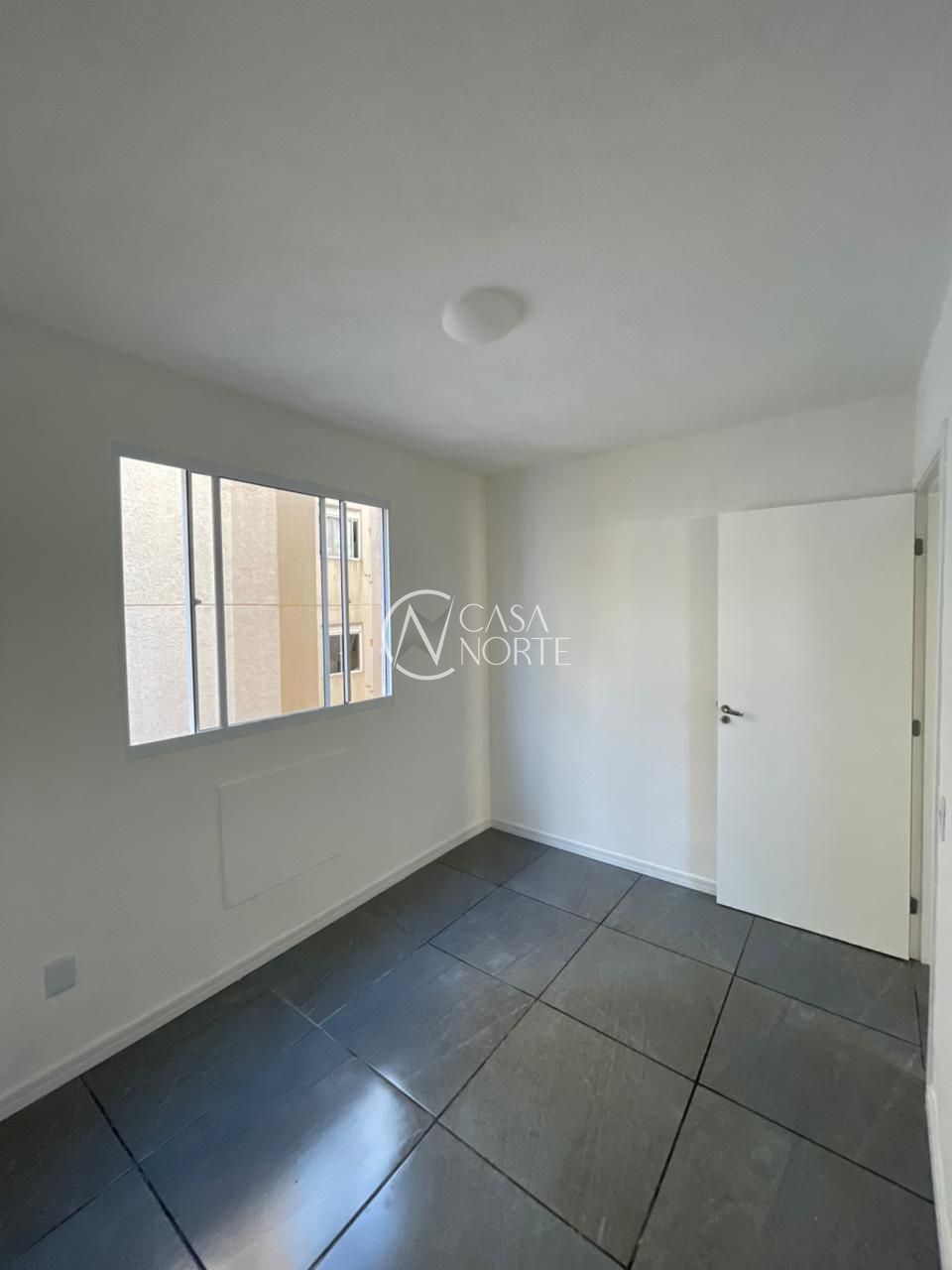 Apartamento à venda com 2 quartos, 40m², 1 vaga, Rua Irmã Teresilda Steffen no bairro Mário Quintana em Porto Alegre