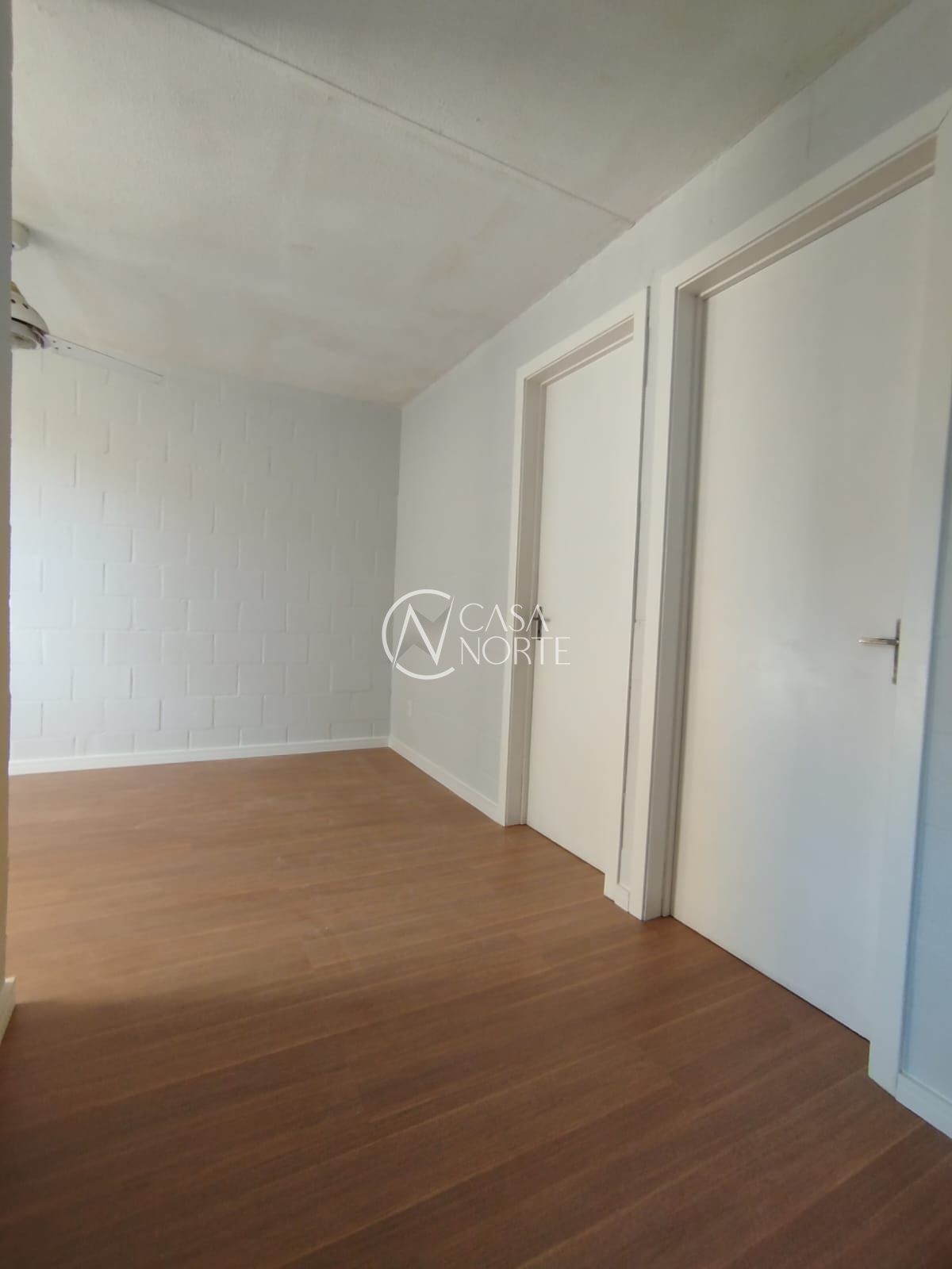 Apartamento à venda com 2 quartos, 39m², 1 vaga, Rua Paulo Renato Ketzer de Souza no bairro Rubem Berta em Porto Alegre