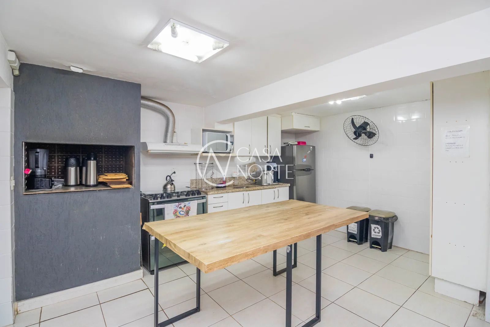 Casa à venda com 4 quartos, 337m², 1 suíte, 2 vagas, Rua João Paetzel no bairro Chácara das Pedras em Porto Alegre