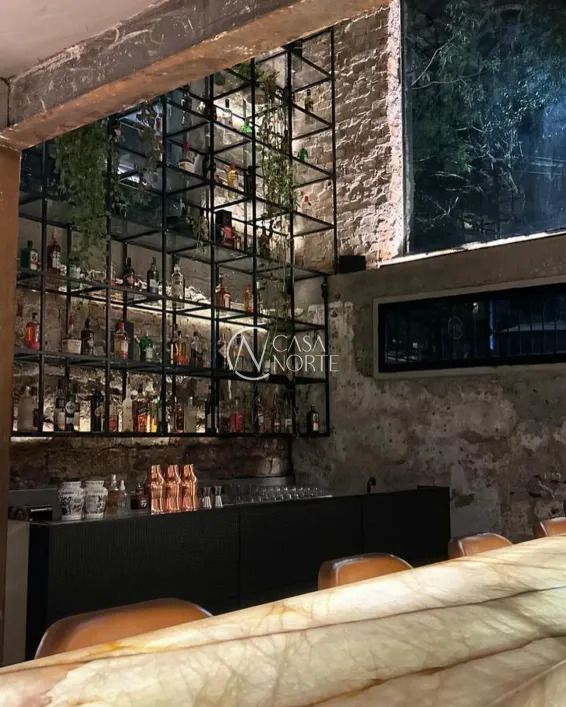 Casa Comercial à venda com 2 quartos, 340m², 2 vagas, Rua Marquês do Pombal no bairro Moinhos de Vento em Porto Alegre