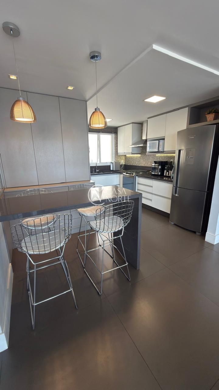 Apartamento à venda com 3 quartos, 120m², 1 suíte, 2 vagas, Avenida Túlio de Rose no bairro Jardim Europa em Porto Alegre