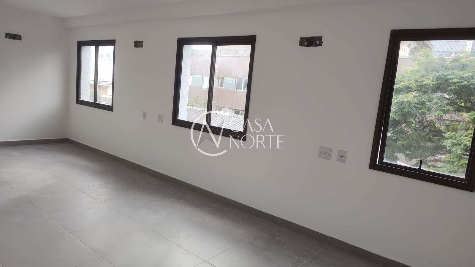 Sala Comercial à venda com 1 quarto, 34m², 1 vaga, Rua Coronel Paulino Teixeira no bairro Rio Branco em Porto Alegre