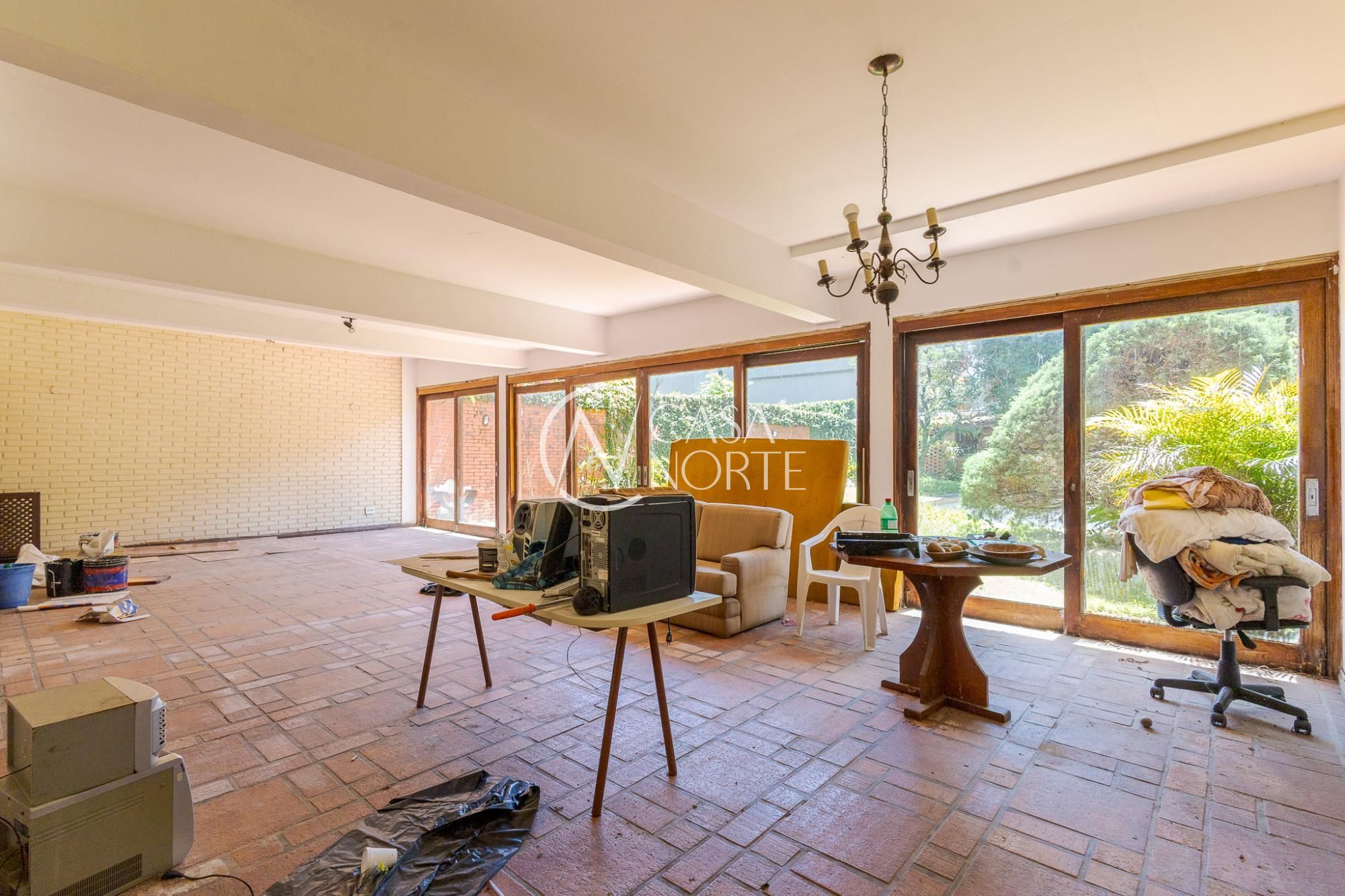 Casa à venda com 4 quartos, 460m², 2 vagas, Avenida Cai no bairro Cristal em Porto Alegre