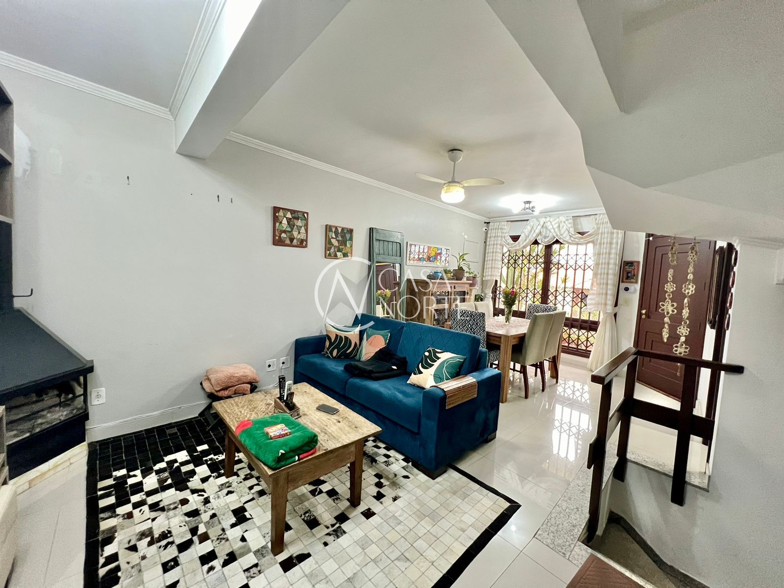 Sobrado à venda com 3 quartos, 163m², 1 suíte, 2 vagas, Rua Ari Barroso no bairro Sarandi em Porto Alegre