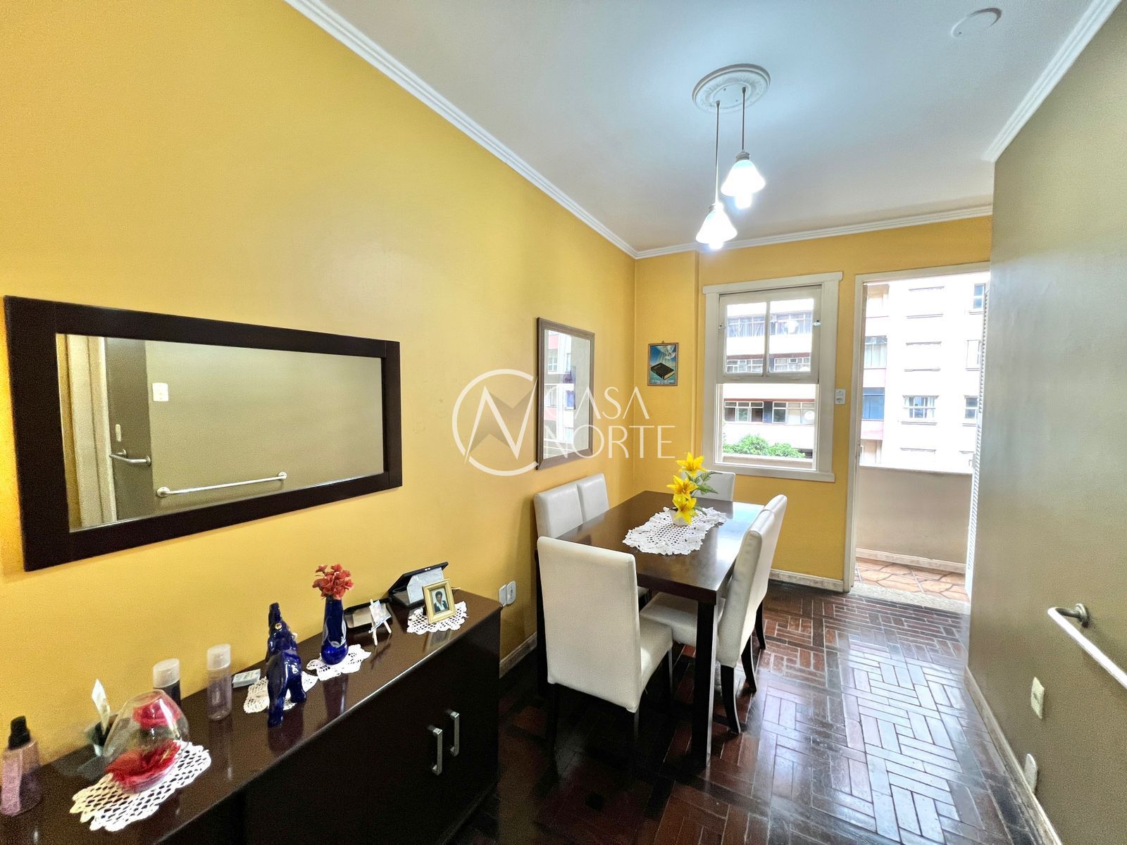 Apartamento à venda com 3 quartos, 107m², 1 suíte, Avenida Senador Salgado Filho no bairro Centro Histórico em Porto Alegre