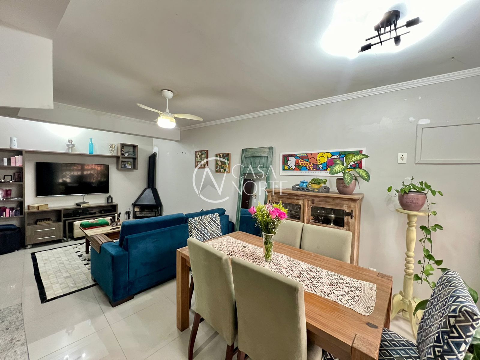 Sobrado à venda com 3 quartos, 163m², 1 suíte, 2 vagas, Rua Ari Barroso no bairro Sarandi em Porto Alegre