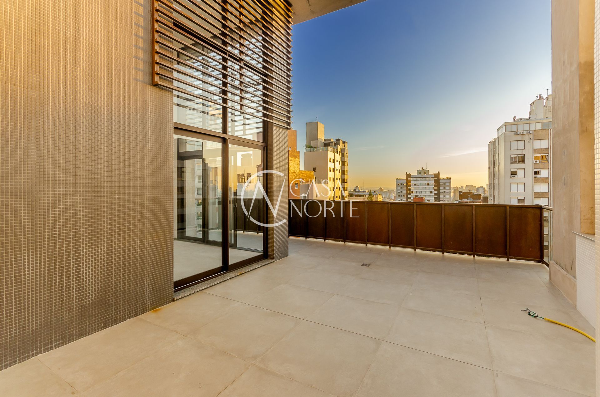 Cobertura à venda com 3 quartos, 297m², 3 suítes, 3 vagas, Almirante Abreu no bairro Moinhos de Vento em Porto Alegre