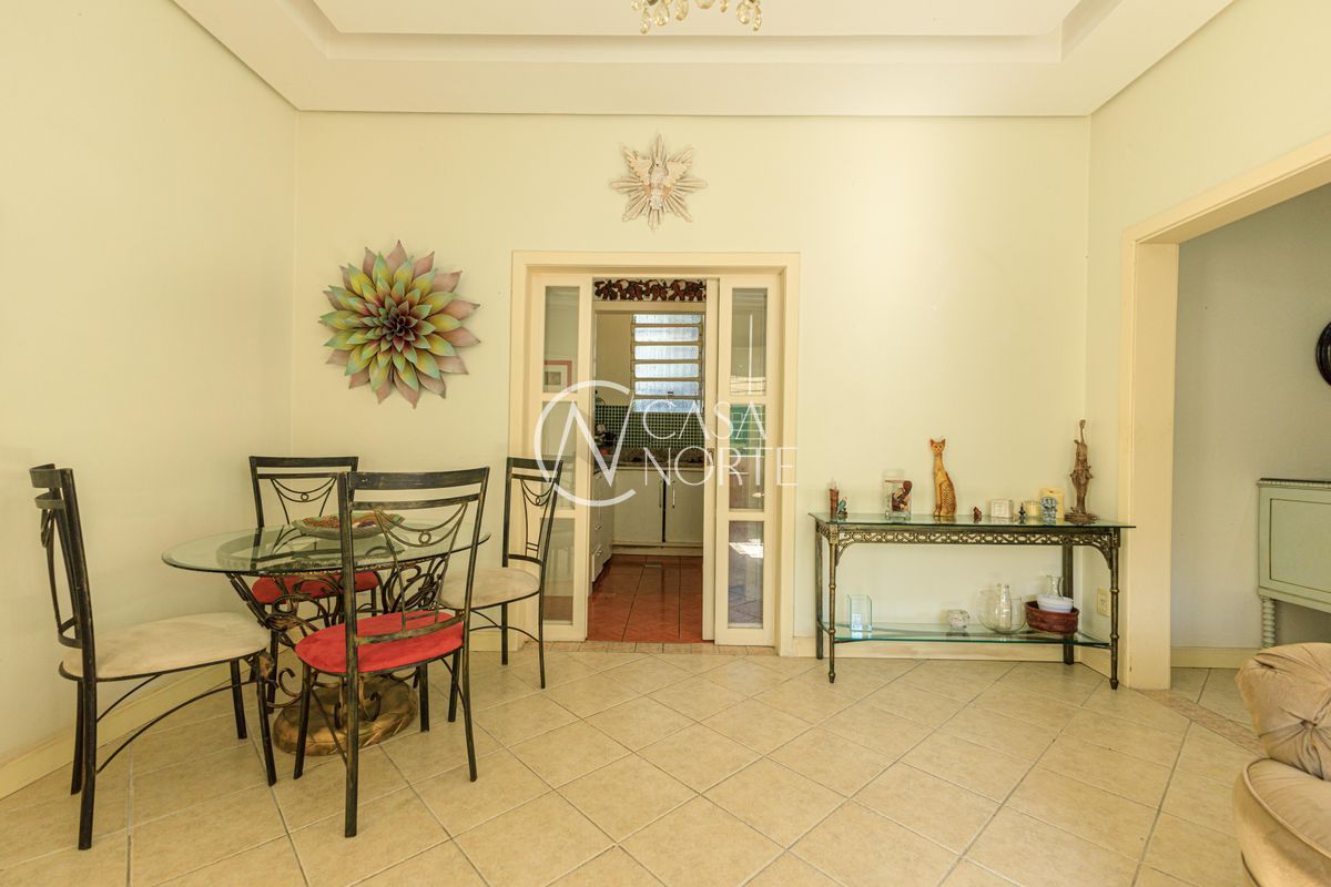 Casa à venda com 4 quartos, 200m², 1 suíte, 1 vaga, Rua Dona Lúcia no bairro Petrópolis em Porto Alegre