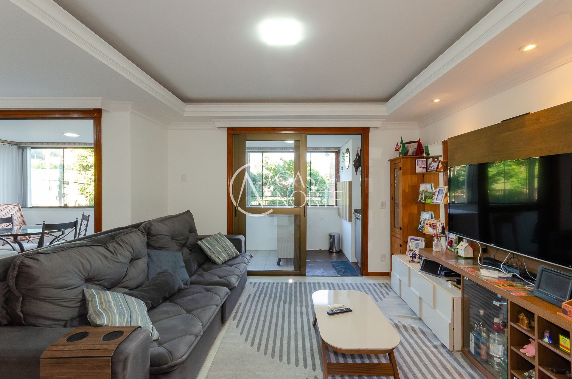 Apartamento à venda com 3 quartos, 138m², 1 suíte, 2 vagas, Rua Tomaz Gonzaga no bairro Três Figueiras em Porto Alegre