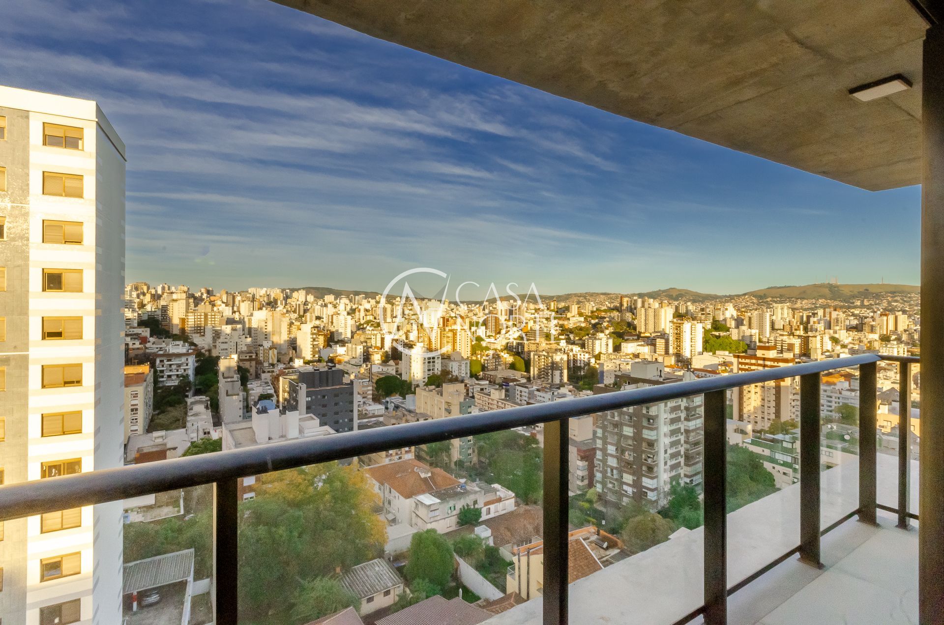 Apartamento à venda com 3 quartos, 121m², 3 suítes, 2 vagas, Santa Cecília no bairro Rio Branco em Porto Alegre