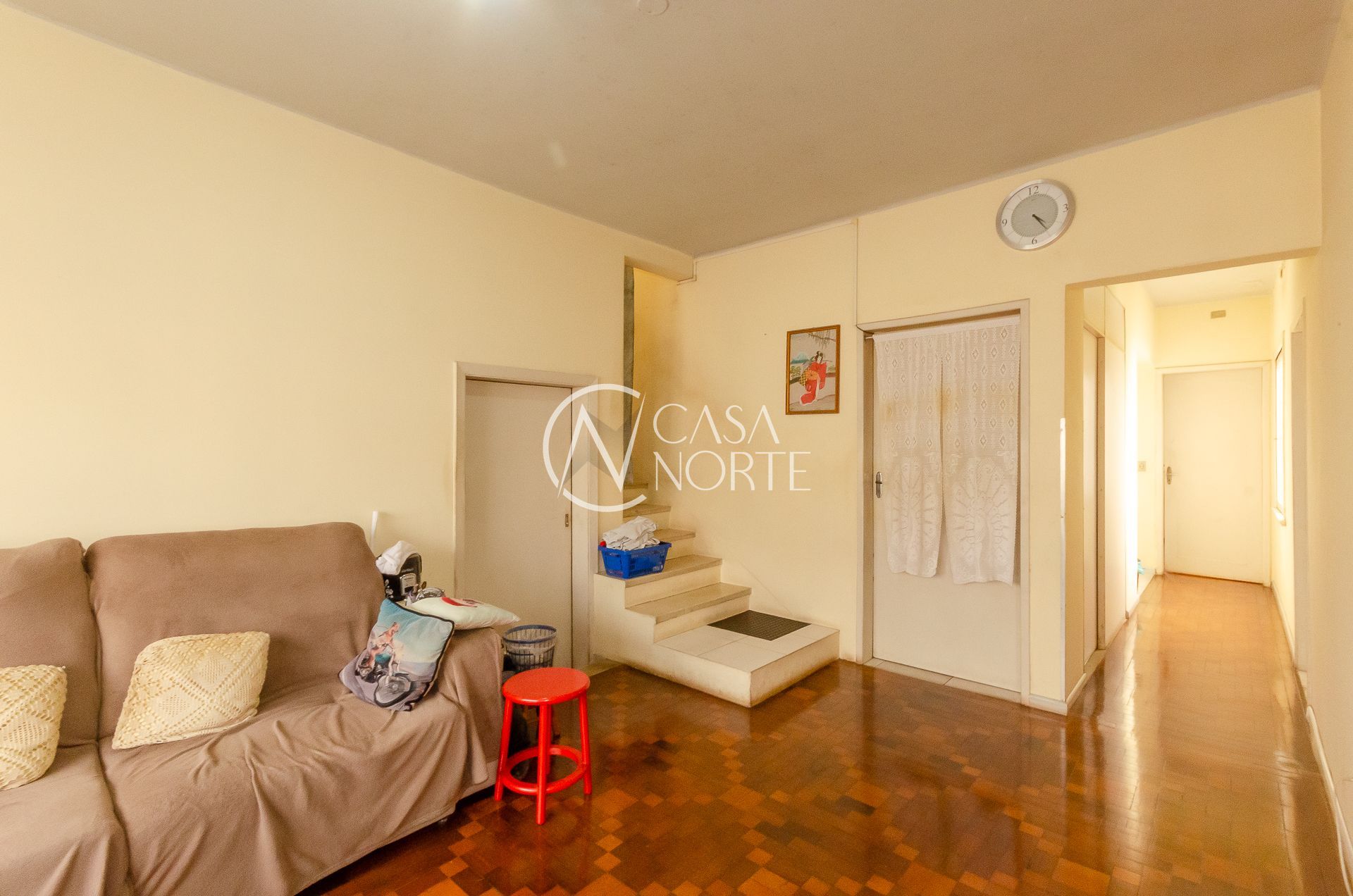 Casa à venda com 4 quartos, 300m², 1 suíte, 5 vagas, Avenida Protásio Alves no bairro Petrópolis em Porto Alegre